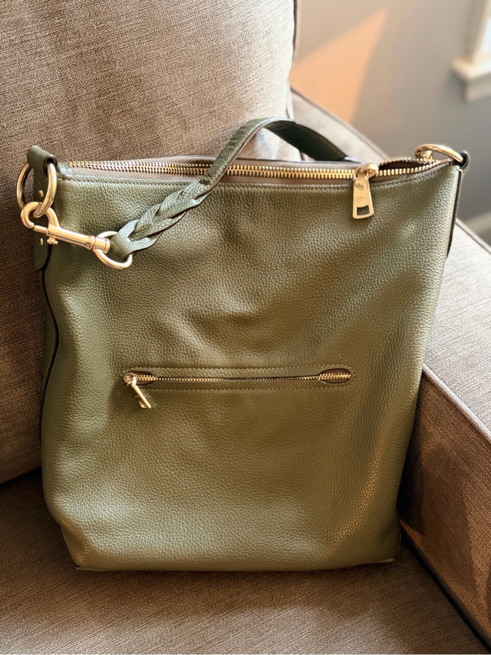 Coach Olive Green Pebbled Leather Shoulder Bag with Gold Hardware - Picture 2 of 11